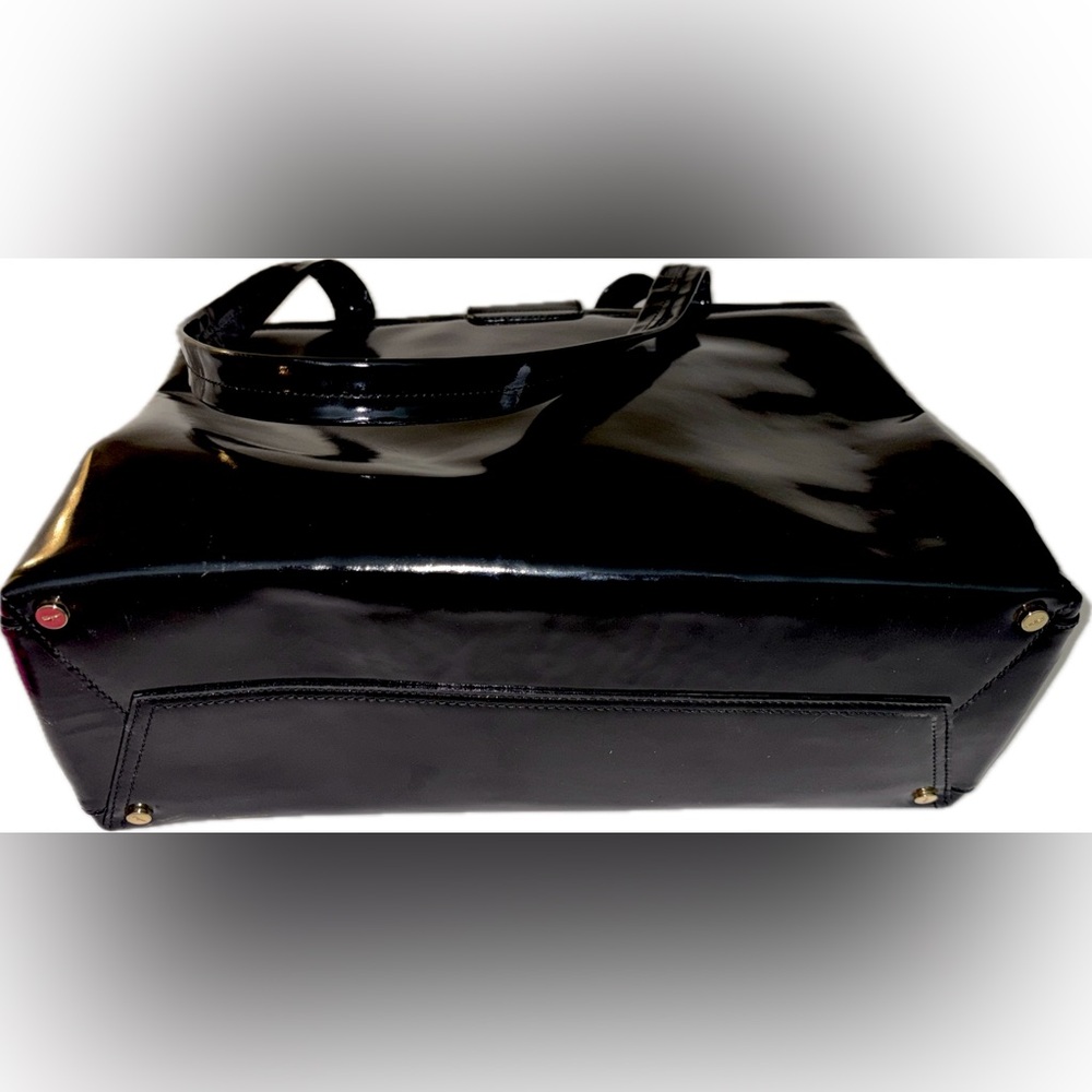 Salvatore Ferragamo Black Shoulder Bag with Gold Clasp - Picture 9 of 15